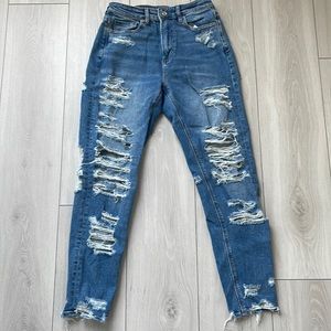 AEO STRETCH HIGH RISE RIPPED MOM JEAN